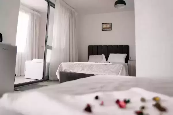 Jacuzzi Suite with Pyramids View