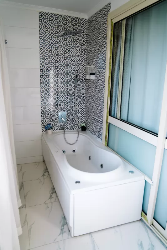 Jacuzzi Suite with Pyramids View
