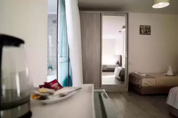 Jacuzzi Suite with Pyramids View