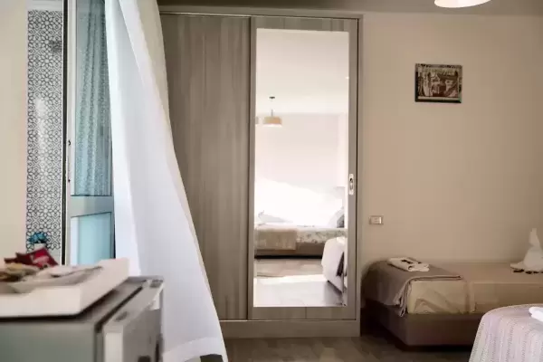 Jacuzzi Suite with Pyramids View