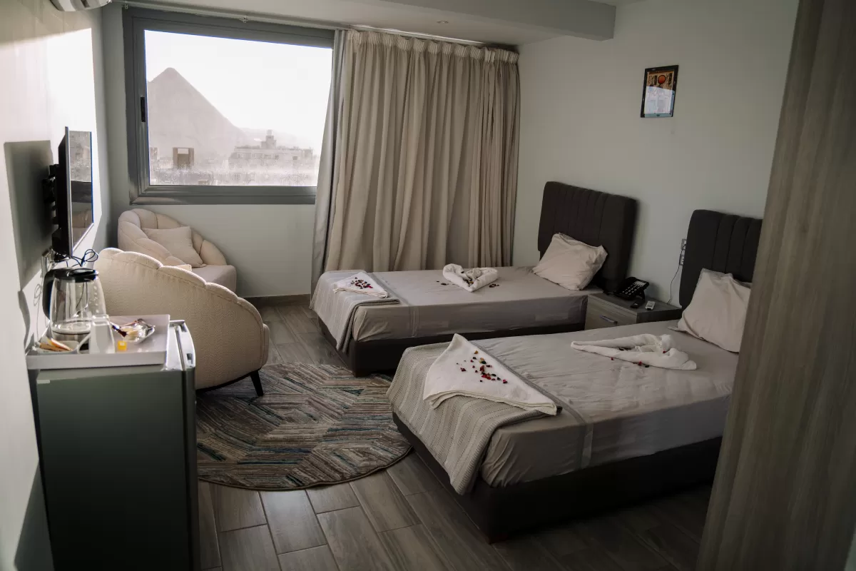 Double Room with Pyramids View