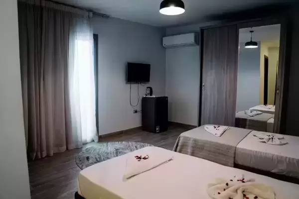 Double room with city view